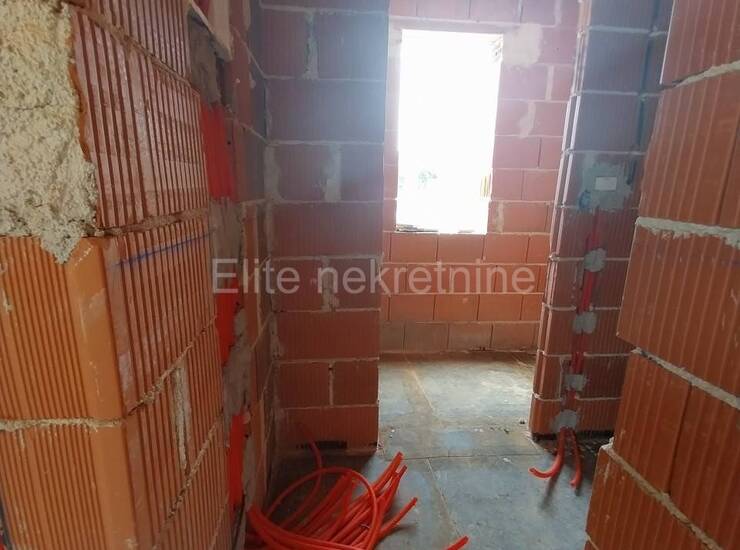 Ližnjan, Muntić - prizemnica u izgradnji 150 m2, okućnica 770 m2 — fotografija 9