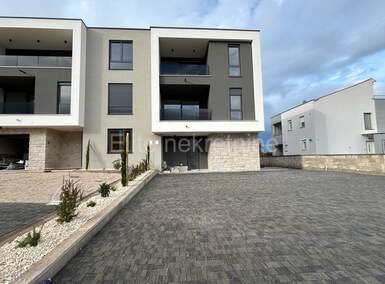 Cetvorosoban stan, Pula, prodaja, 364100 €, 132 m2