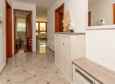 Trosoban stan, Rovinj, prodaja, 390000 €, 70 m2