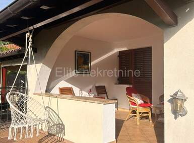 Trosoban stan, Malinska-Dubašnica, Malinska, prodaja, 265000 €, 74 m2
