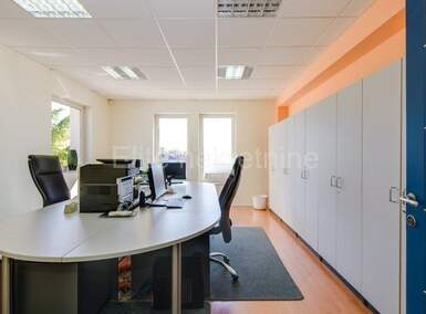 Poslovni prostor, Viškovo, najam, 1600 €, 122 m2