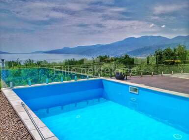 Trosoban stan, Kastav, Čikovići, najam, 2500 €, 170 m2