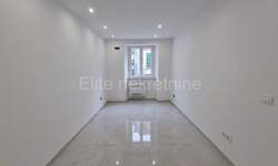 Poslovni prostor, Rijeka, Centar, najam, 800 €, 33 m2