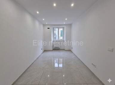 Poslovni prostor, Rijeka, Centar, najam, 800 €, 33 m2