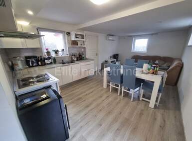 Cetvorosoban stan, Kastav, najam, 1500 €, 100 m2