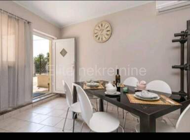 Dvosoban stan, Matulji, najam, 700 €, 80 m2