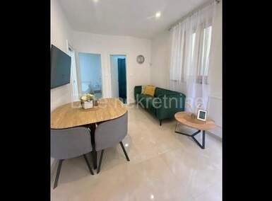 Trosoban stan, Opatija, najam, 1000 €, 46 m2