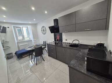 Jednosoban stan, Rijeka, Centar, najam, 650 €, 35 m2
