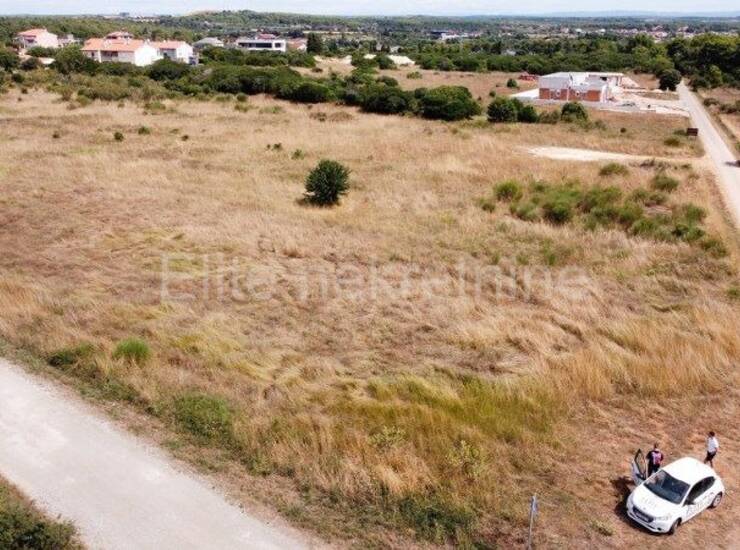 Istra,Volme - Prodaja zemljišta u T1-T2 Zoni udaljenog 600 m do mora !