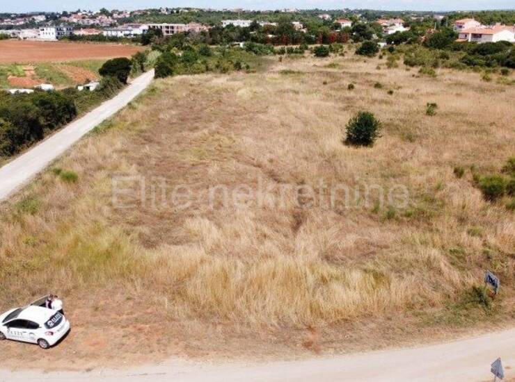 Istra,Volme - Prodaja zemljišta u T1-T2 Zoni udaljenog 600 m do mora ! — fotografija 12