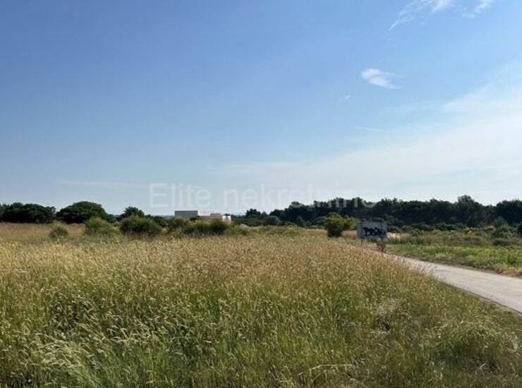 Istra,Volme - Prodaja zemljišta u T1-T2 Zoni udaljenog 600 m do mora ! — fotografija 19