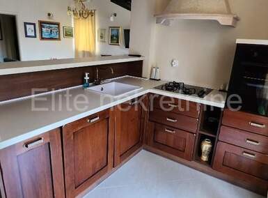 Trosoban stan, Matulji, najam, 1200 €, 100 m2