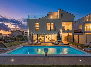 Kuca, Poreč, Mihatovići, prodaja, 690000 €, 262 m2