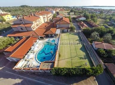 Poslovni prostor, Vodnjan, Peroj, prodaja, 17000000 €, 5300 m2