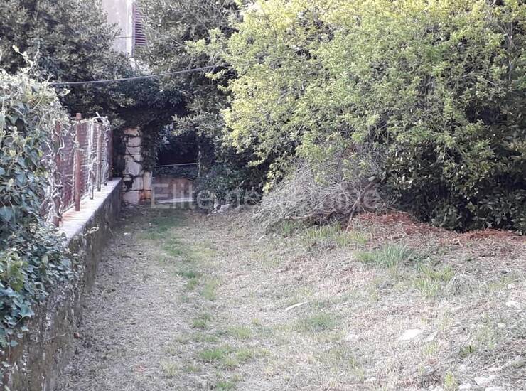 Trsat - građevinsko zemljište 1003 m2