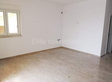 Trosoban stan, Omišalj, Njivice, prodaja, 280000 €, 80 m2
