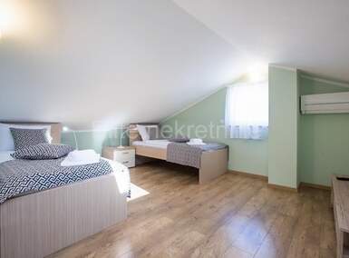 Trosoban stan, Kostrena, Doričići, najam, 1500 €, 95 m2