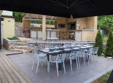 Dvosoban stan, Opatija, Pobri, najam, 1400 €, 97 m2