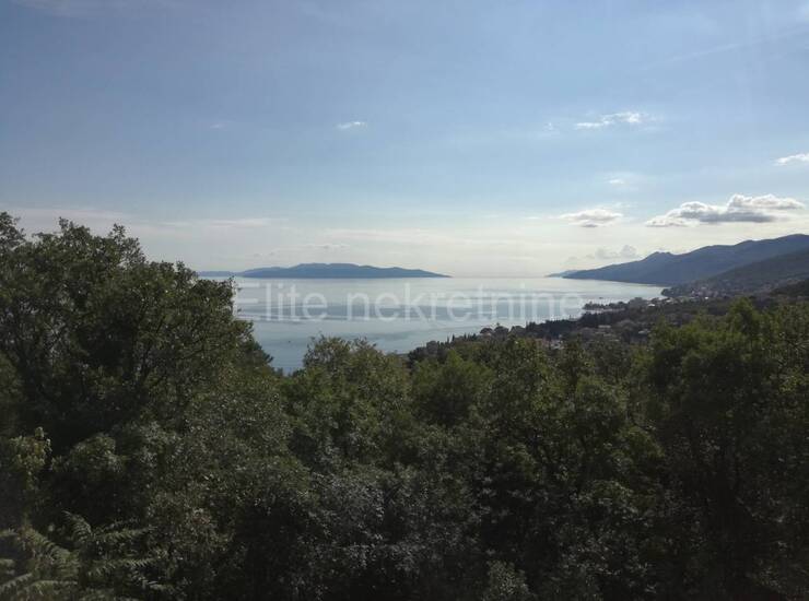 Opatija, Volosko - prodaja etaže kuće sa pogledom na more!