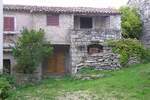Prodaje se stara kamena kuća u okolici Pazina, ukupne površine 79 m², sm...