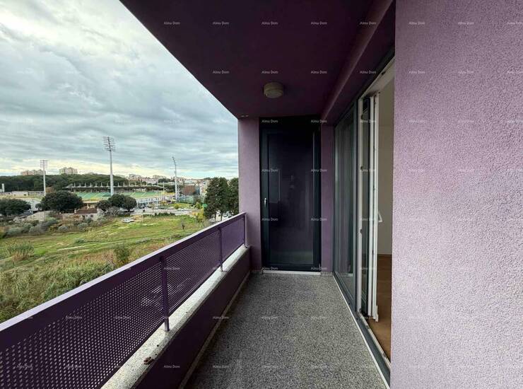 Top lokacija – samo 600 m od centra Pule!

Na prodaju je renoviran stan s...
