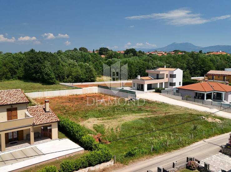 Labin, okolica, zemljište sa pravomoćnom dozvolom