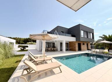 Kuca, Pula, Veli vrh, prodaja, 1150000 €, 273 m2