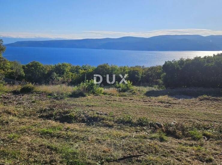 ISTRA, LABIN - Zemljište s dozvolom za gradnju i pogledom na more – projekt 