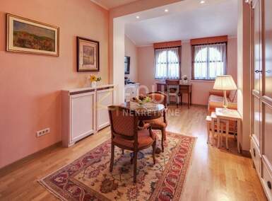Apartman, Pula, Centar, prodaja, 17000000 €, 1300 m2