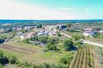 Novigrad, okolica, osunčano građevinsko zemljište s pogledom!