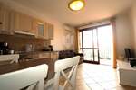 PRILIKA! Potpuno opremljen apartman s bazenom u resort kompleksu – Poreč