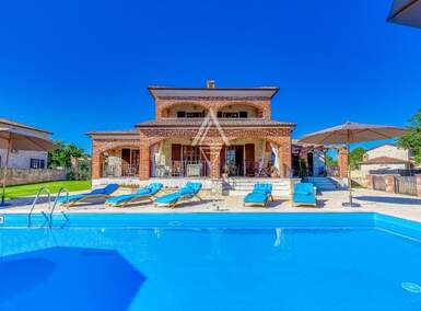 Kuca, Višnjan, prodaja, 650000 €, 205 m2