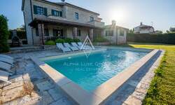 Kuca, Poreč, prodaja, 570000 €, 263 m2
