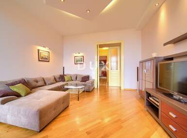 Trosoban stan, Rijeka, Belveder, prodaja, 270000 €, 85 m2