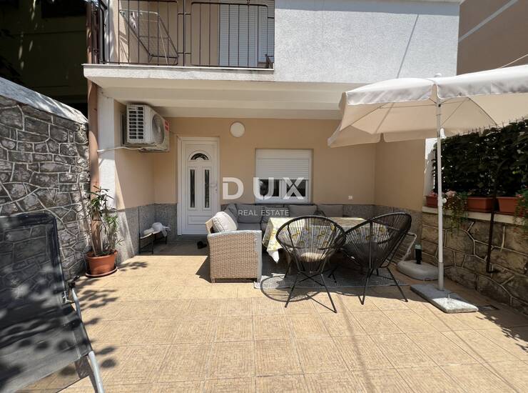 CRIKVENICA, CENTAR - potpuno obnovljena kuća s tri stambene jedinice u samom c — fotografija 2