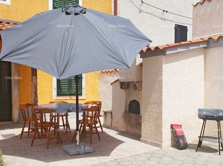 Novo u ponudi!

Lijepa, renovirana istarska kuća, površine 132 m2, nalazi...