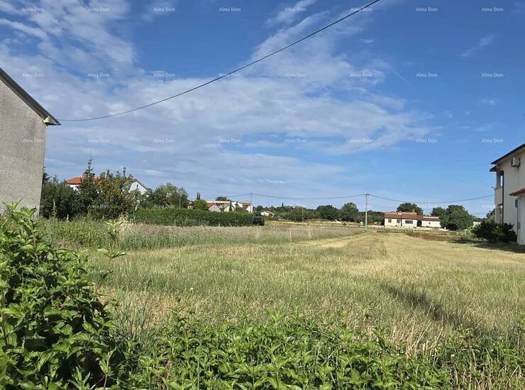 Na prodaju je građevinsko zemljište površine 840 m² u Marčani.

Zemlji...