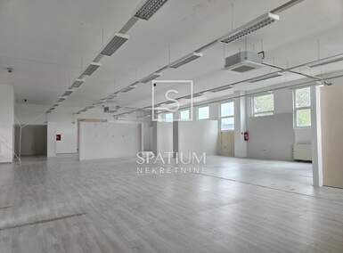 Poslovni prostor, Labin, najam, 2650 €, 500 m2