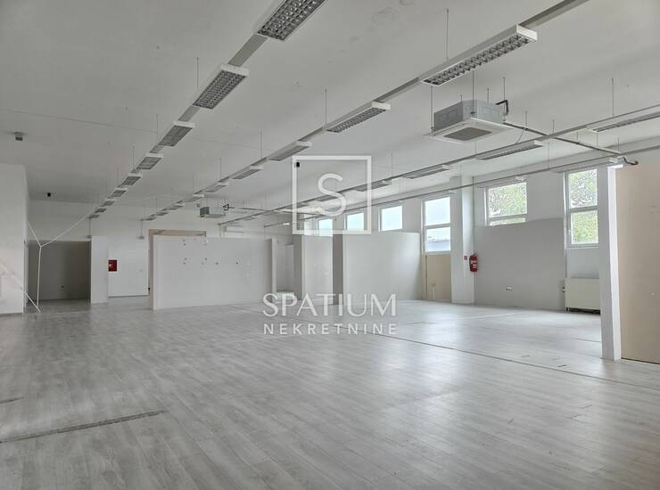LABIN, POSLOVNA ZGRADA ZA NAJAM, 500 M2 U CENTRU GRADA