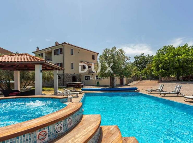 OTOK KRK, DOBRINJ – Luksuzna vila s grijanim bazenom, wellnessom i velikom ok
