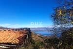 OPATIJA, DOBREĆ - Građevinsko zemljište sa starinom i pripojenom zelenom zon