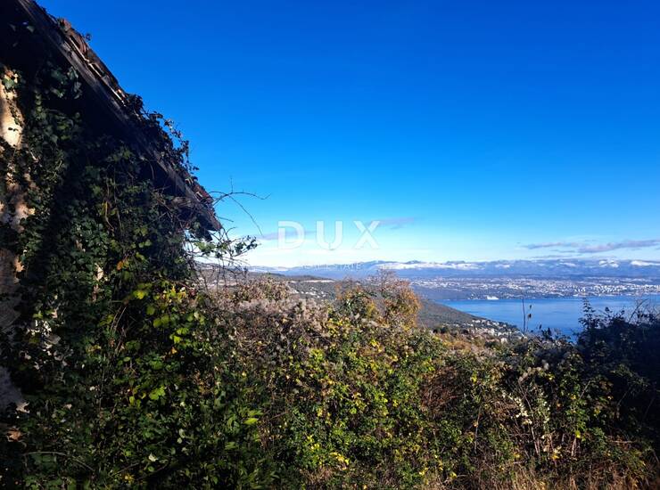 OPATIJA, DOBREĆ - Građevinsko zemljište s panoramskim pogledom na more i cij