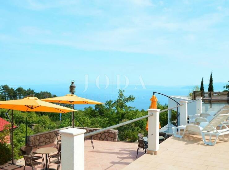 Opatija, okolica, apartmanska kuća sa prekrasnim pogledom na more — fotografija 3