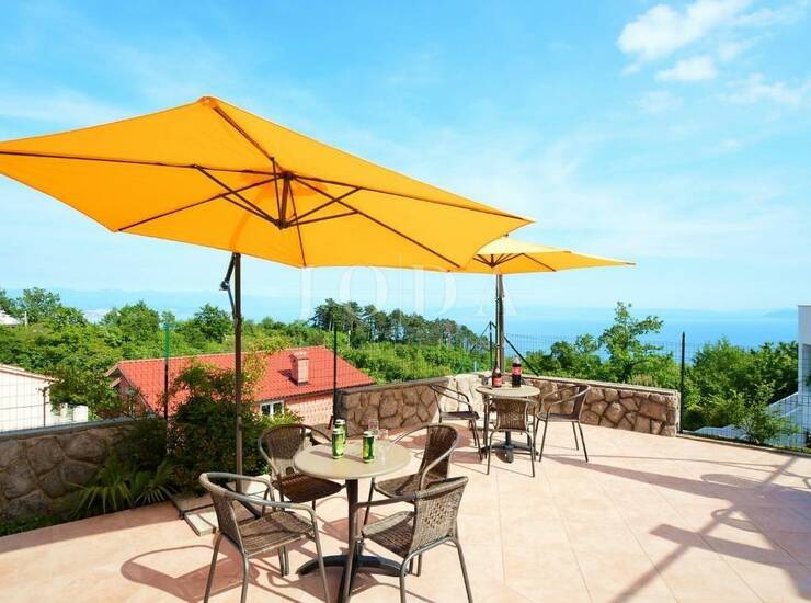 Opatija, okolica, apartmanska kuća sa prekrasnim pogledom na more — fotografija 4