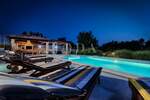 Svetvinčenat, okolica, Villa sa jacuzzijem i grijanim bazenom