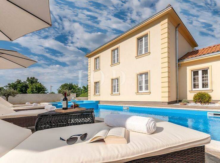 Barban, okolica, Villa na mirnoj lokaciji sa bazenom