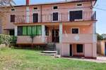 Barban, okolica, obiteljska kuća sa pogledom na more