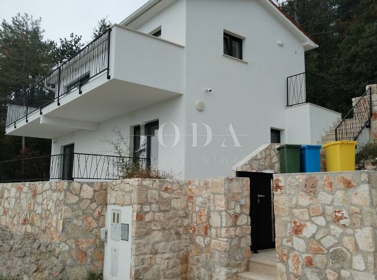 Plomin, okolica, kuća sa pogledom na more