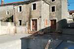 Barban, okolica, dvije kuće za adaptaciju sa bazenom
