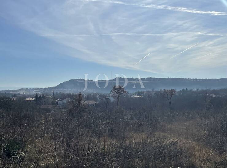 Labin, građevinsko zemljište u mirnom okruženju, u blizini grada — fotografija 6